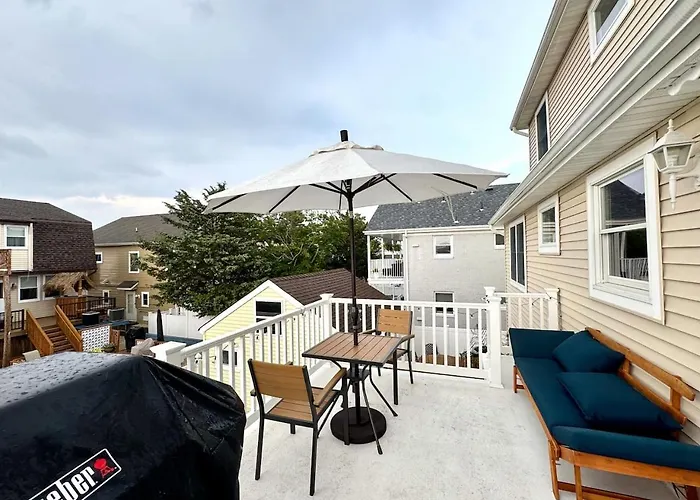 Bright Lavallette 4Br Private Yard Walk To Beach