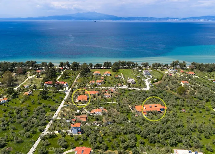 Qyra Studios