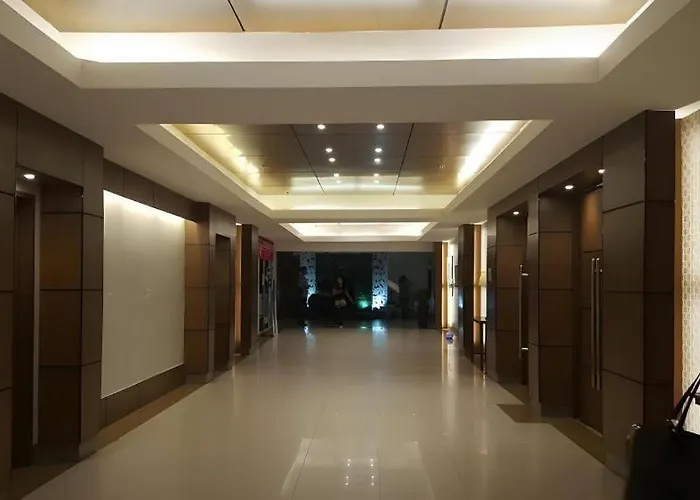 Grand Astoria Hotel