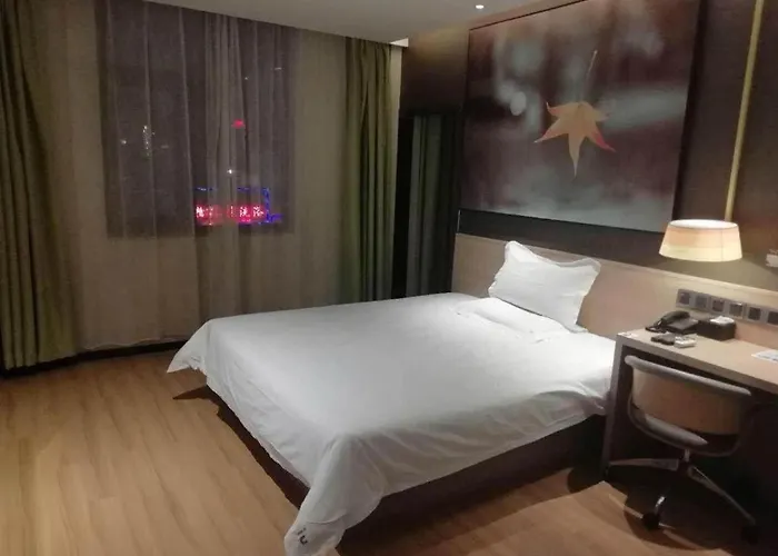 Iu Hotel Anyang West Railway Station Yinxu Scenic Spot