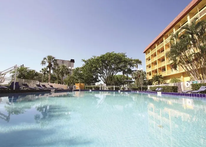 La Quinta Inn & Suites By Wyndham Coral Springs Univ Dr
