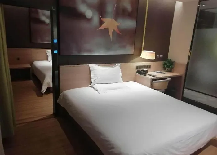 Iu Hotel Anyang West Railway Station Yinxu Scenic Spot