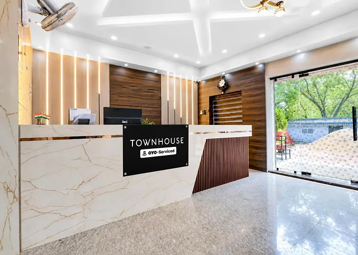 Super Townhouse Bhelaipahari Jamshedpur Formerly Jr Royals