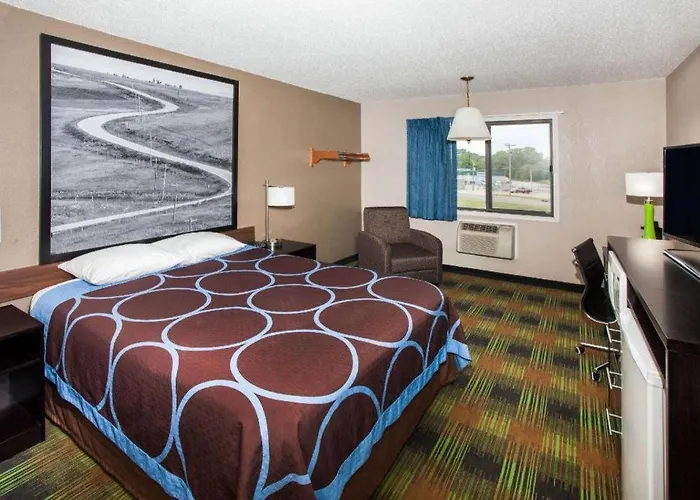 Super 8 By Wyndham Keokuk