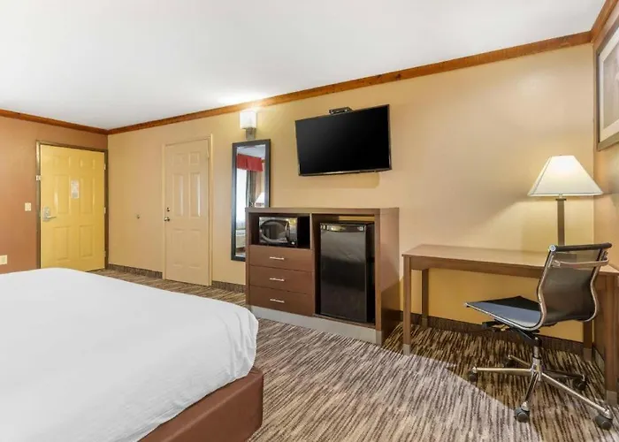 Best Western Windwood Inn & Suites