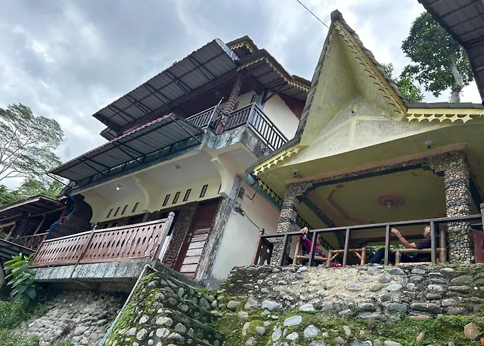 Sumatra Inn & Travel