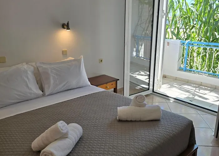 Gabi Rooms In Sougia
