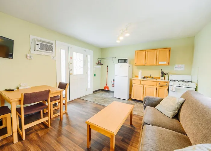 Suite 15 Green Gables Resort Lake View Retreat