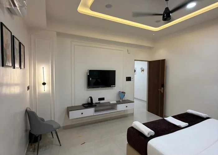 Hotel Krishna Leela Lodging And Boarding