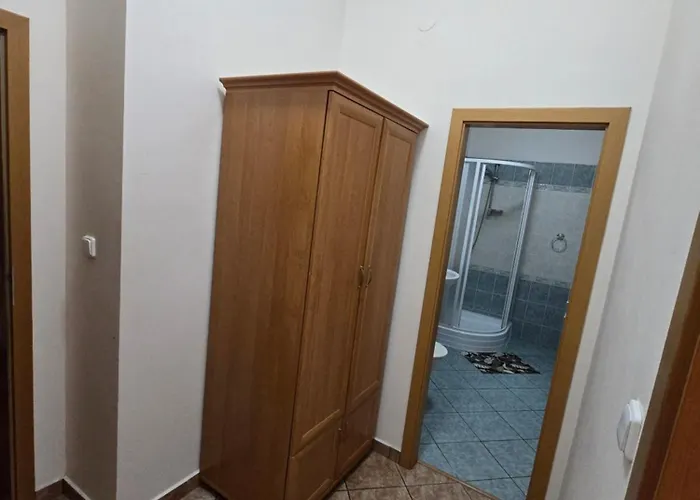 Hotel T-X