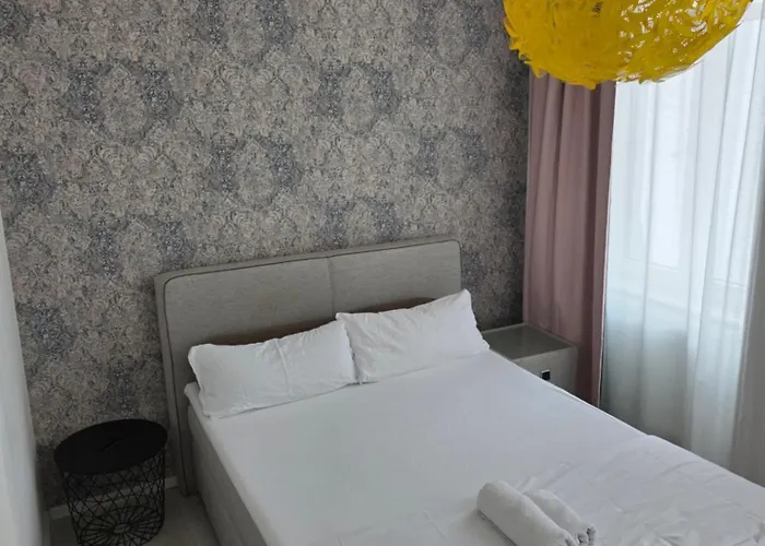 City Hotel