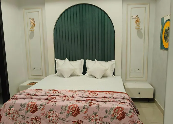 Hotel 9Eleven & Cafe