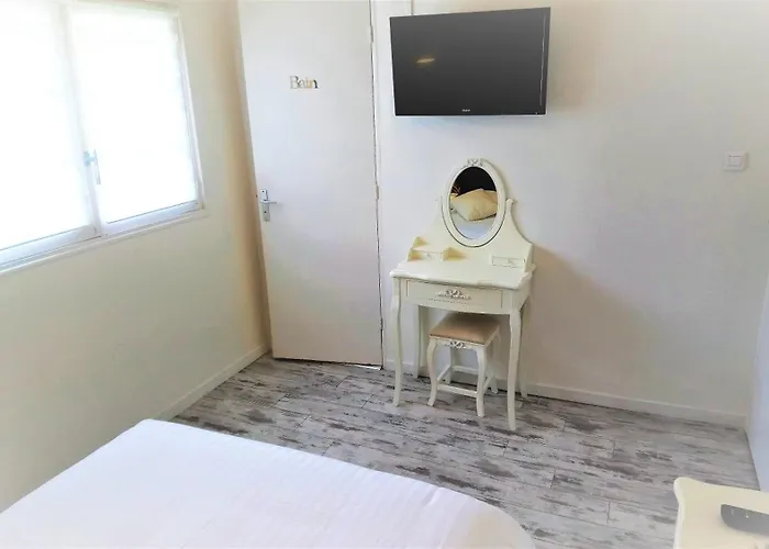 Petite Chambre Economique Avec Acces Au Spa Exterieur