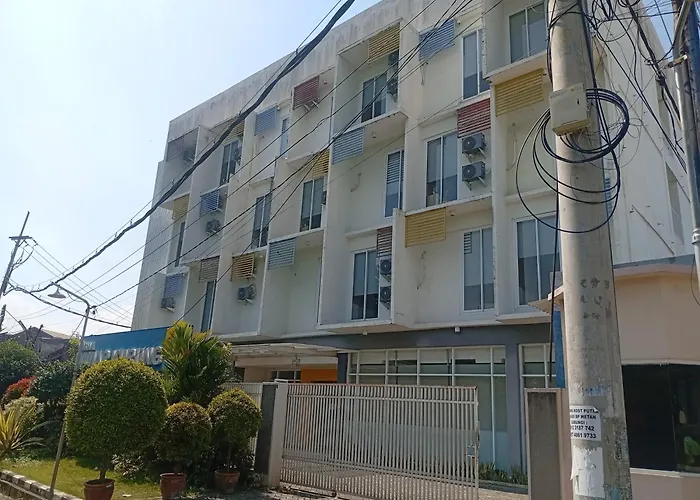Townhouse Oak Hotel Damar Kurung
