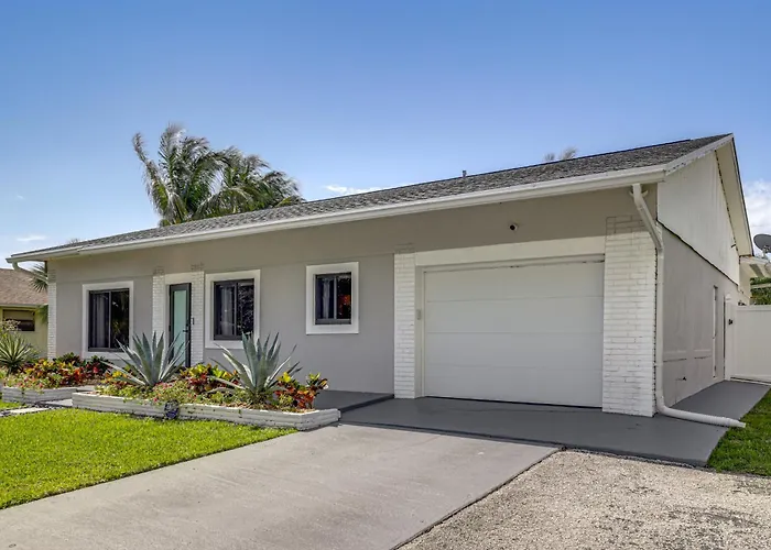 Walk To Water! Boynton Beach Gem W/ Backyard Oasis