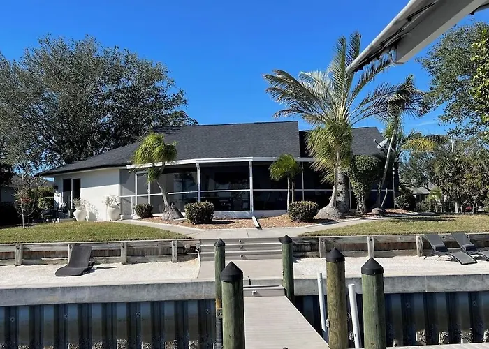Private Beachfront Fun, Kayaks, Dolphins & Sunsets Await - Fins & Grins - Roelens