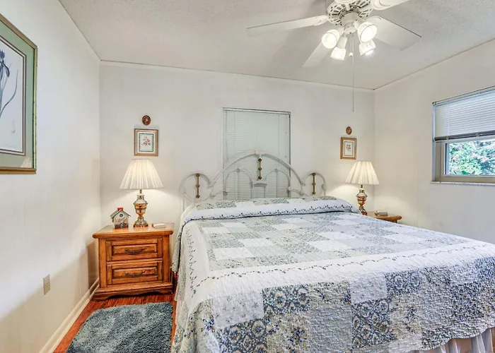 Lakefront Frostproof Retreat With Private Beach
