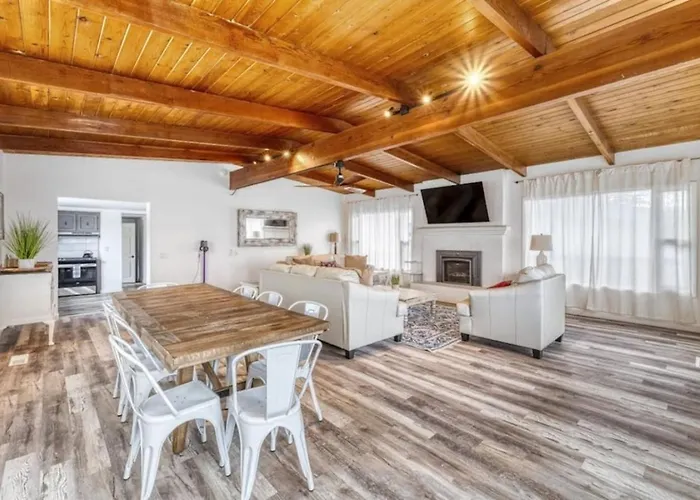 Spacious Cayucos Coastal Retreat Near Beach Pet Friendly 4 Bedroom Home