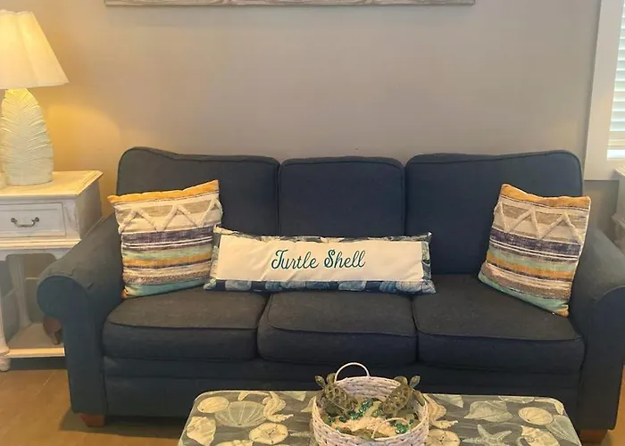 Dog-Friendly Florida Beach House Steps From The Water In Carrabelle