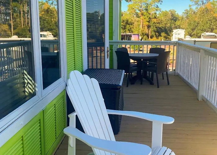 Dog-Friendly Florida Beach House Steps From The Water In Carrabelle