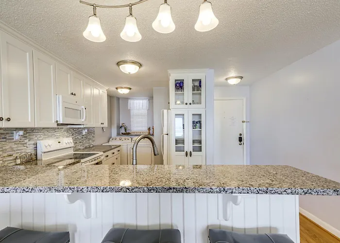 'The Lookout' Indian Beach Condo W/ Pool & Ocean