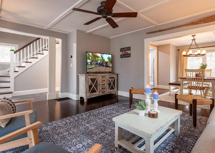 3Br Rockport Coastal Retreat | Walk To Beach