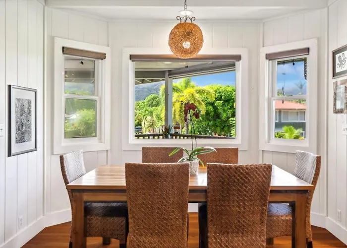 4 Bd Walk To Shops Restaurants And Beach