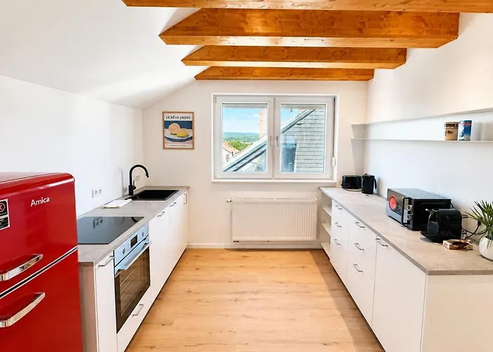 Cozy, Spacious Top Floor Apartment With A Panoramic View For Up To 6 Pax