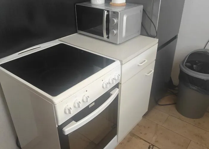 Monteurzimmer 2 Betten WC Dusche Gemeinschaftsküche