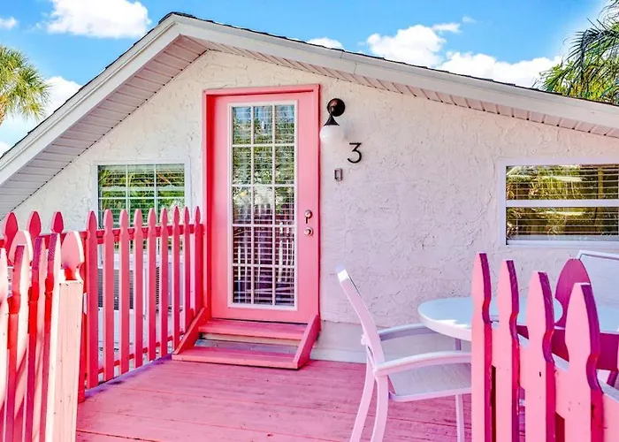 Freshly Remodeled Island Suite W Pool & Pet Friendly