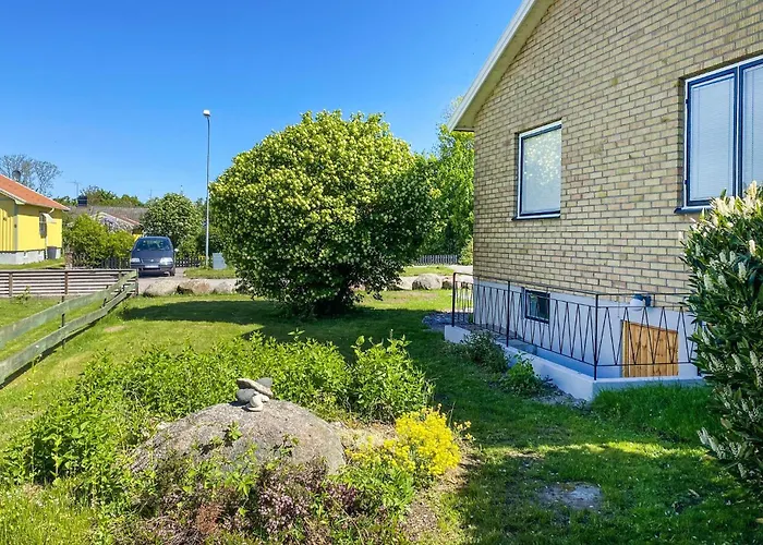 3 Bedroom Nice Apartment In Borgholm