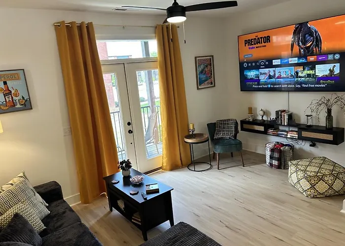 Modern 3Br Townhome In Mill Town Pet Friendly