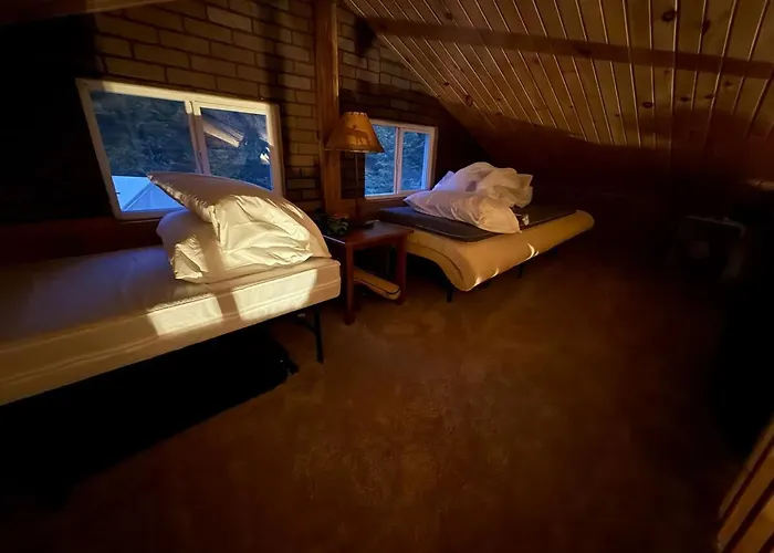 Red Arrow Rustic Retreat