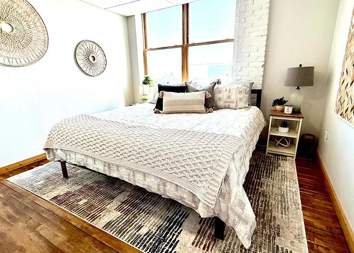Lake Avenue Lofts- Cascade