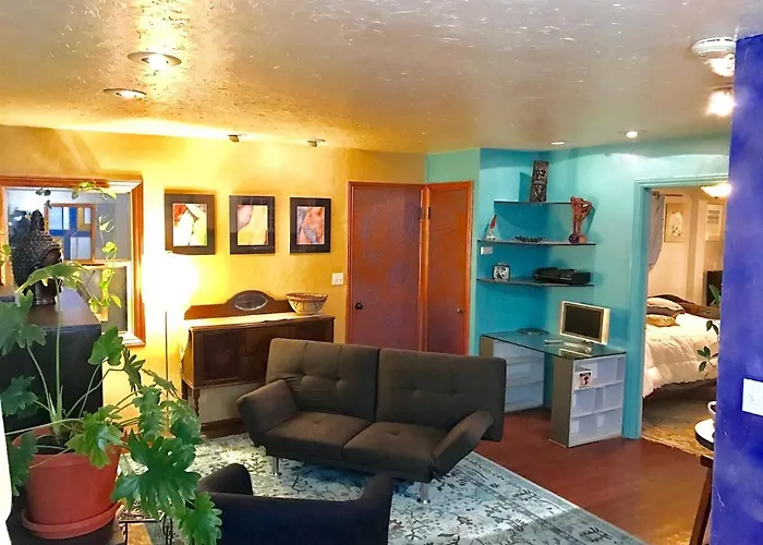 Artistic Garden Retreat