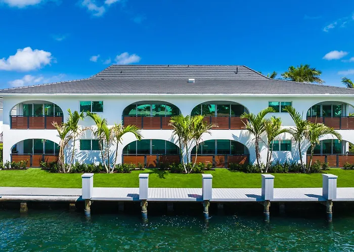 The Courtyard - Poolside Suite In Boca