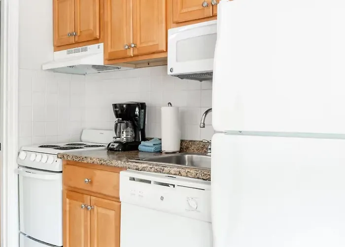 Nautical Mile Resort 1-Bedroom Efficiency Suite