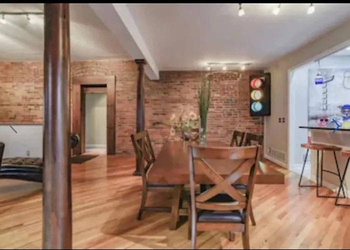 Beautiful Downtown Loft