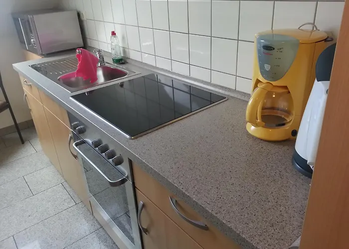 3-Zimmer-Wohnung simple Stadtgrenze Frankfurt