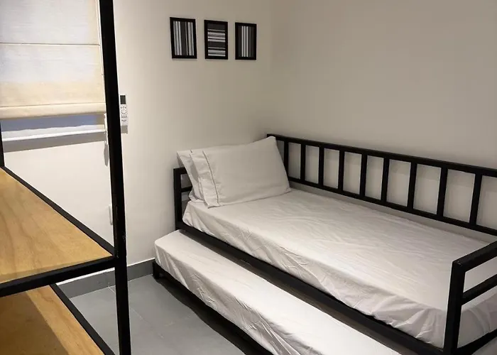 Lindo ap quarto, sala, 4 camas, 6 min do aeroporto