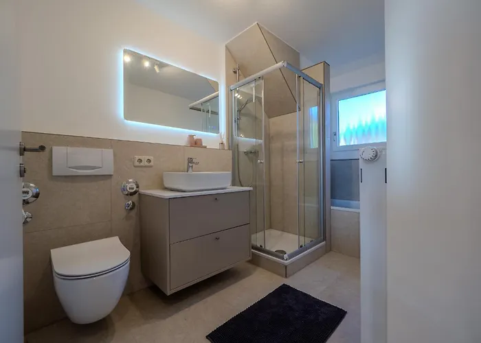 Stylische Loft-Maisonette mit Galerie und Burgblick für 6 Gäste