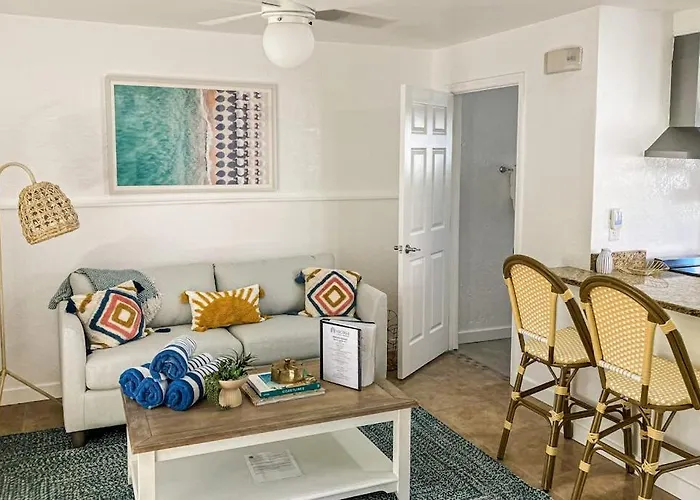 Freshly Remodeled Island Suite W Pool & Pet Friendly
