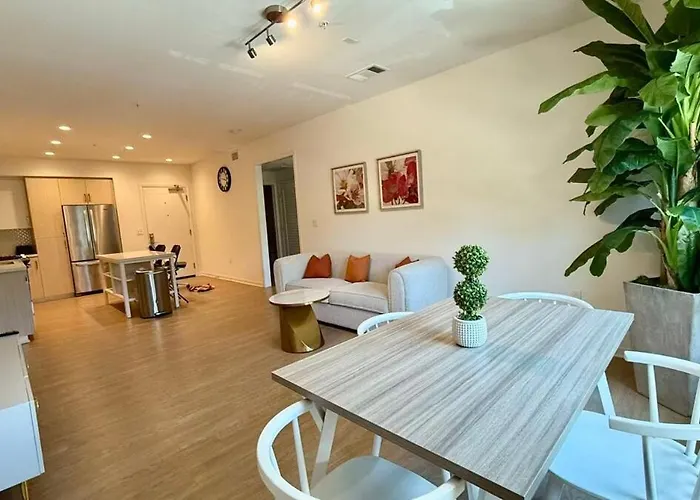 Modern 2Br Escape With Pool Near Irvine Spectrum
