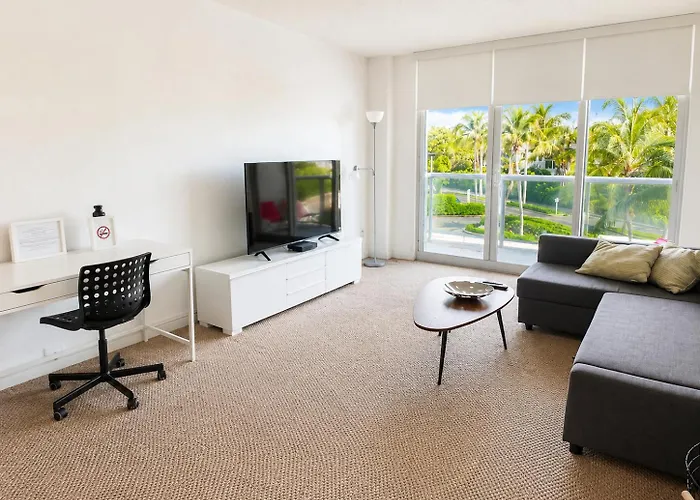 Sunny Isles Beach Oceanfront, Pool And Free Parking