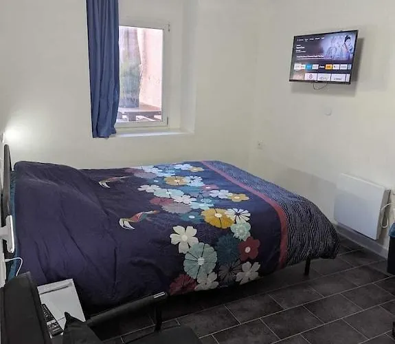 Comfortable Apartment With Terrace