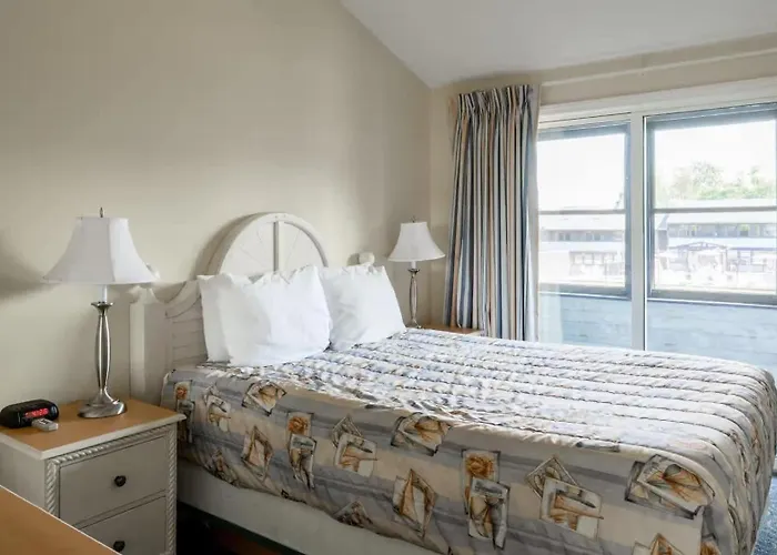 Nautical Mile Resort 1-Bedroom Efficiency Suite