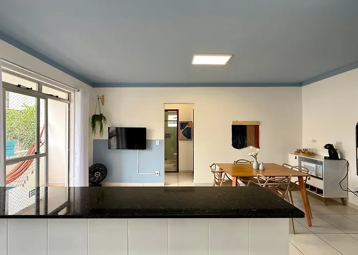 Apartamento central com suíte e 3 Smart TVs 43 pol - UFV a 1 km
