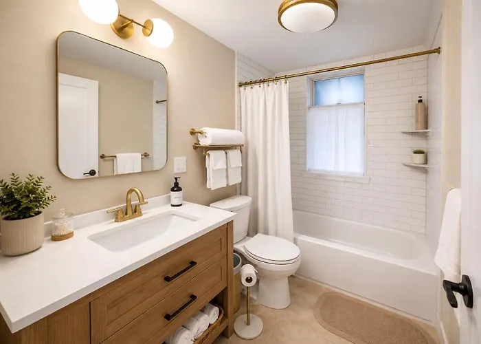Full Apt With Parking In The Heart Of Cambridge Near Harvard, Mit & Boston