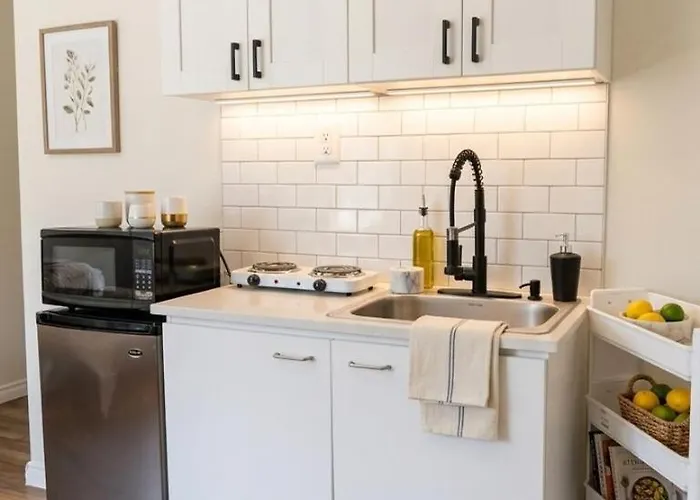 Charming And Cozy Studio In Oleander Sunset