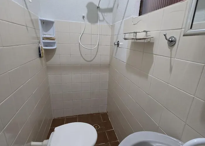 Apartamento 2 qtos Estacionamento Praia central